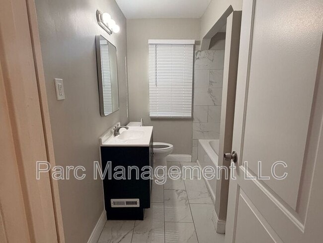 Building Photo - 14345 Stout St