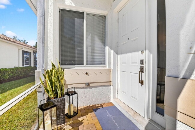 Building Photo - 2245 Sapphire Cir