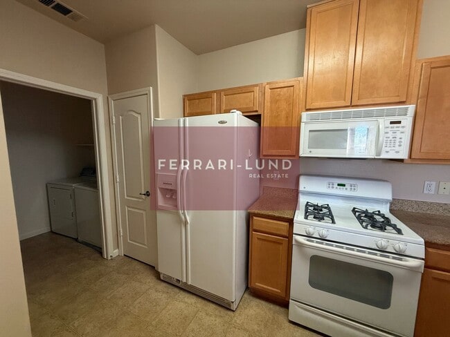 Building Photo - Beautiful townhome in Fallen Leaf , only 35 minutes from Incline Village-  Kay DeAlba Property!!!