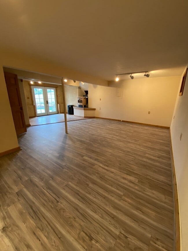 Building Photo - For Rent - Available May 2026