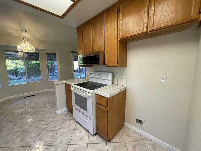 Building Photo - 1580 Rehrmann Dr