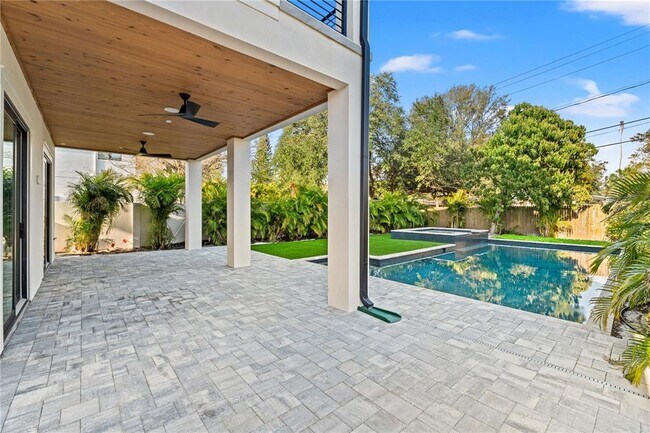 Building Photo - 531 Danube Ave