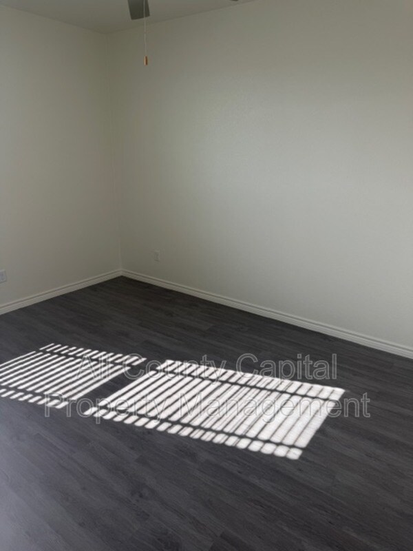 Building Photo - 8905 Ash Rd