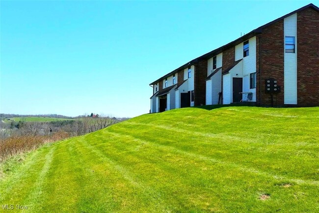 Primary Photo - 201 Burton Dr