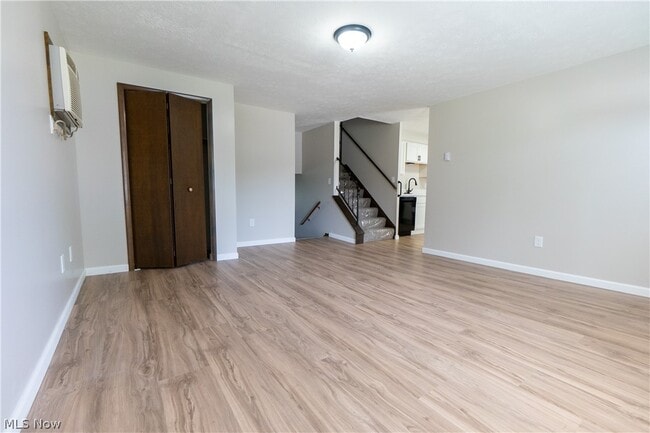 Building Photo - 5922 Albert Ave