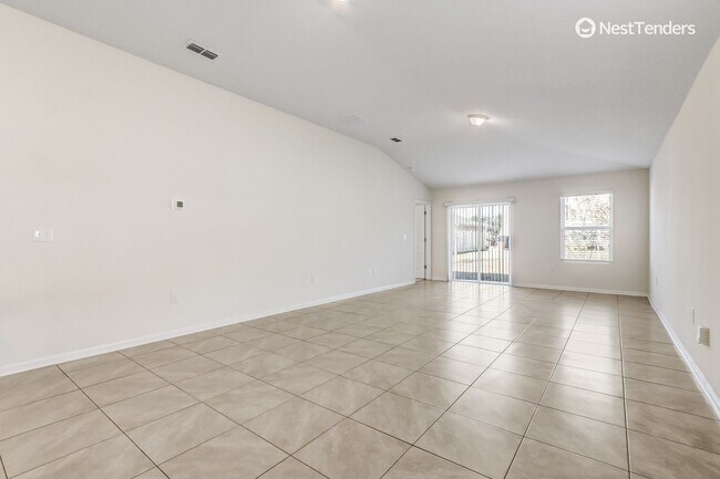 Building Photo - Like New Three Bedroom Home in Yulee's Nassau Crossing!