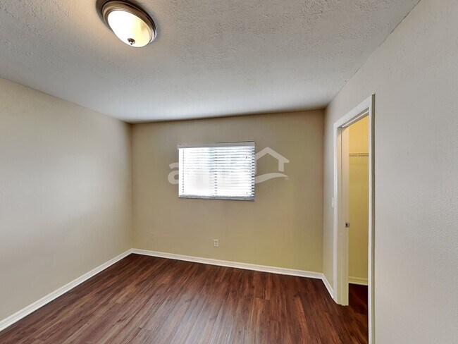 Building Photo - 6244 34th Pl E