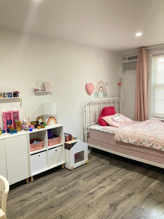 Building Photo - 2 bedroom in SUNNYSIDE NY 11104