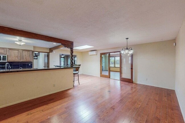 Building Photo - 501 Calle De