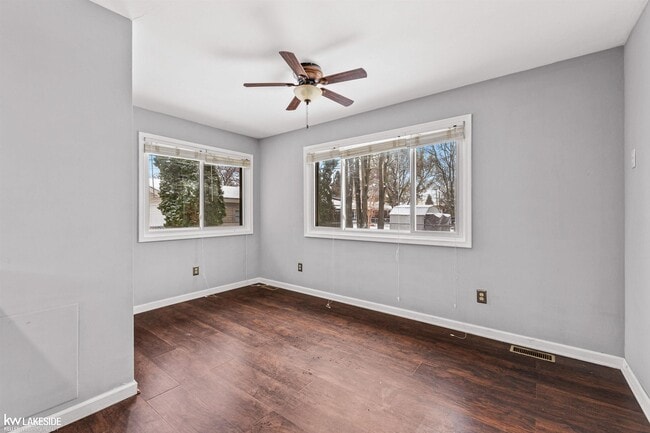 Building Photo - 5342 Streefkerk Dr