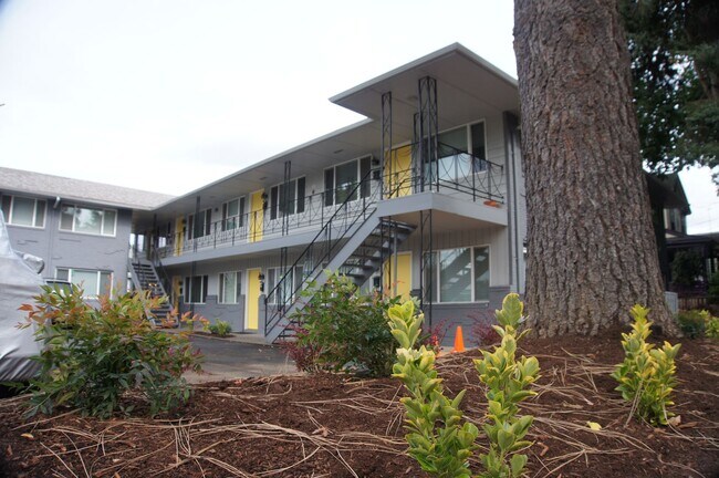 Building Photo - 1026 SE 29th Ave