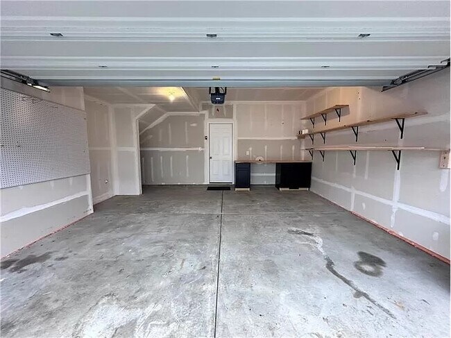 Building Photo - 19 Remington Dr