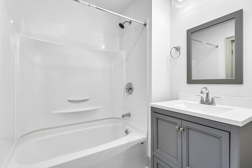 Building Photo - 2601 Washington St