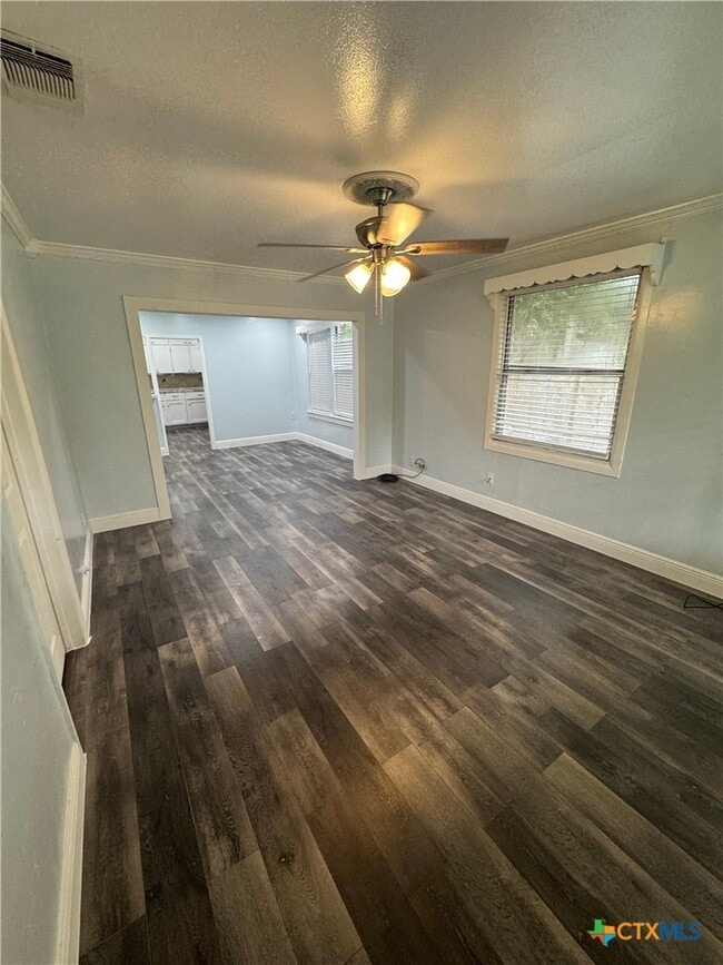 Building Photo - 1705 Holly St