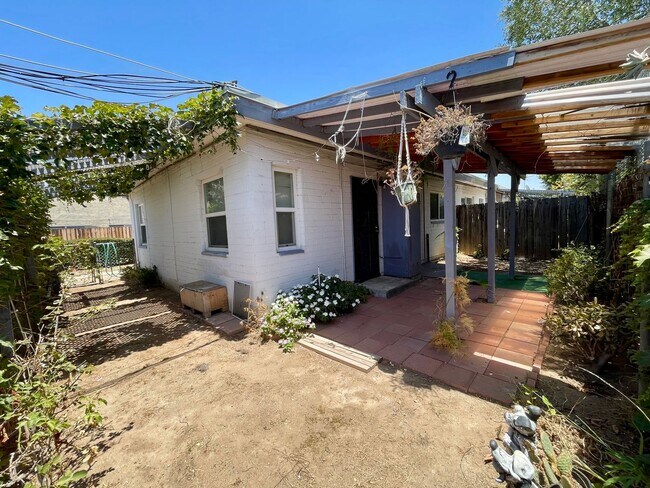 Building Photo - 325 Roanoke Rd