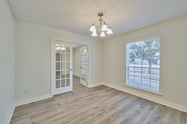 Building Photo - 715 Baltic Ln