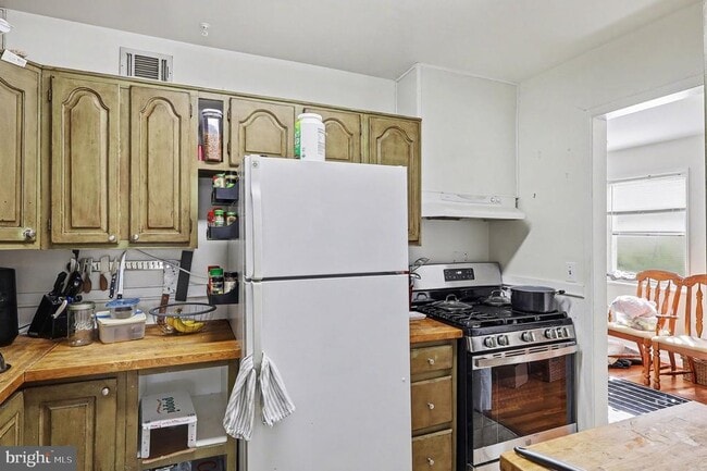 Building Photo - 1828 Olmstead Dr