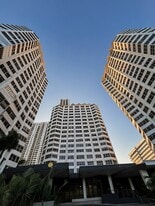 Building Photo - 825 Brickell Bay Dr