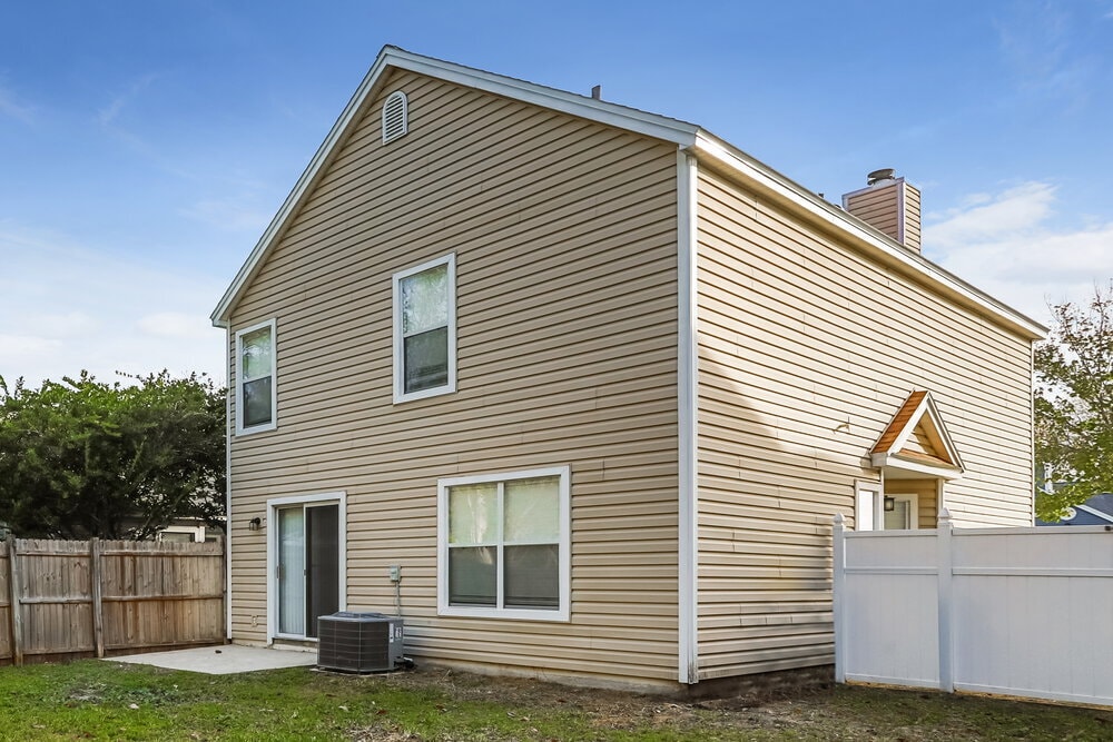 Building Photo - 588 Staffordshire Dr
