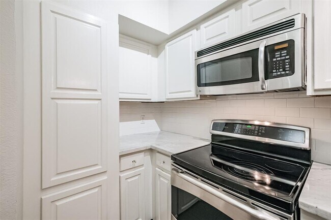 Building Photo - 4000 Purdue St