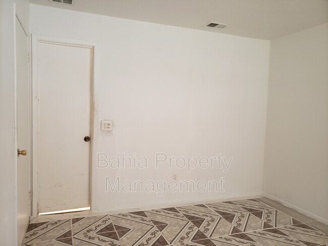 Building Photo - 4654 Alhama St