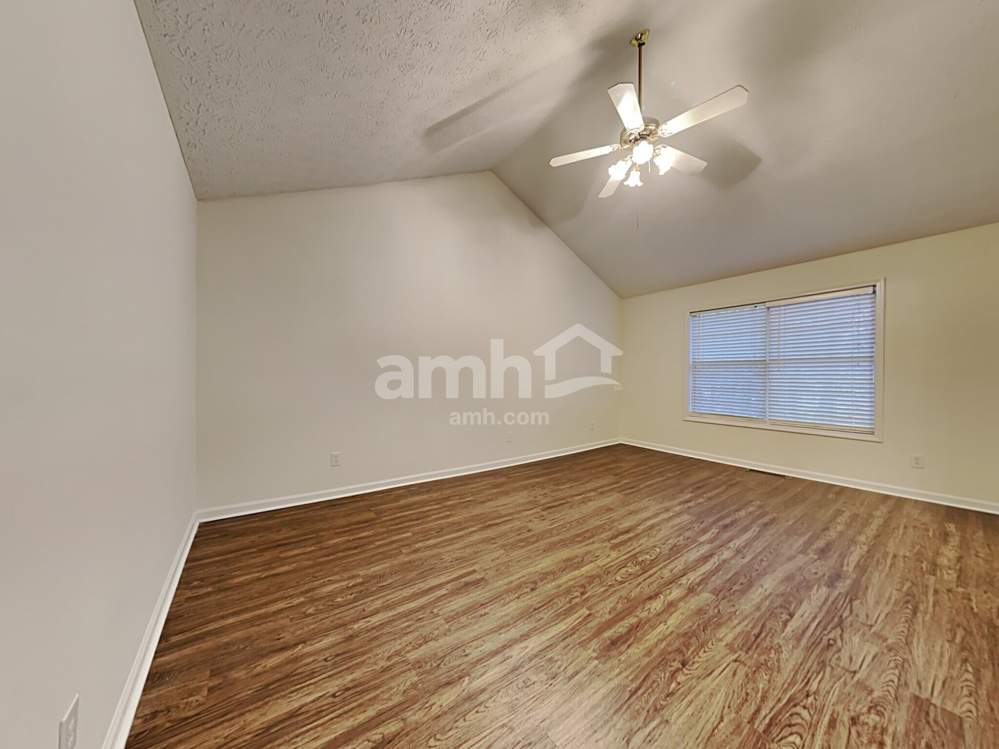 Building Photo - 817 Hillary Ct