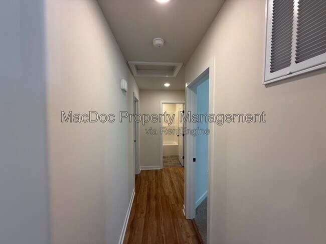 Building Photo - 387 Forest Grove Rd