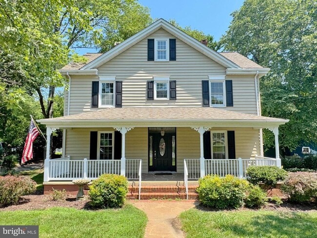 Building Photo - 28250 Old Village Rd