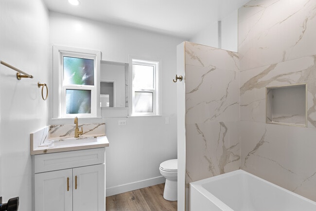 2nd bathroom - 2621 Veteran Ave