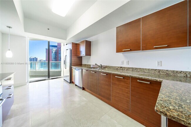 Building Photo - 3330 NE 190th St