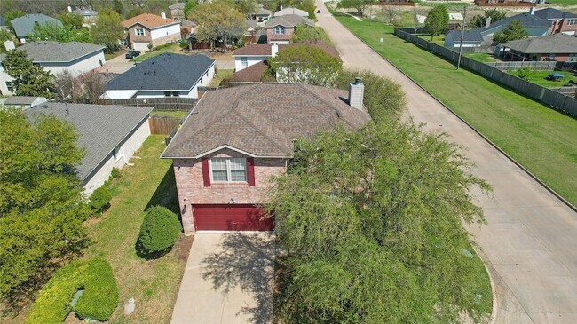 Building Photo - 1921 Southridge Ln