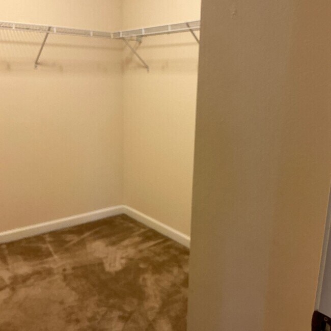 Building Photo - 3/2/2 RENTAL HOME AVAILABLE OFF DEL RIO AND PT ST LUCIE BLVD.