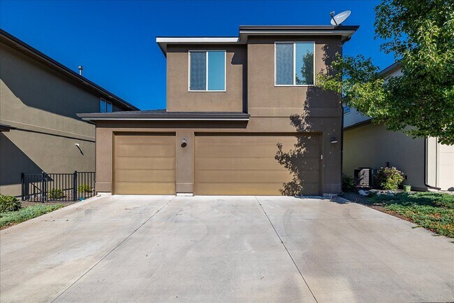 Building Photo - 2758 S Honeycomb Way