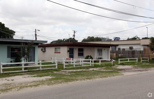 Building Photo - J E Drevas Duplexes