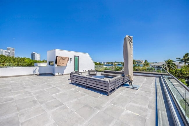 Building Photo - 2001 Marietta Dr