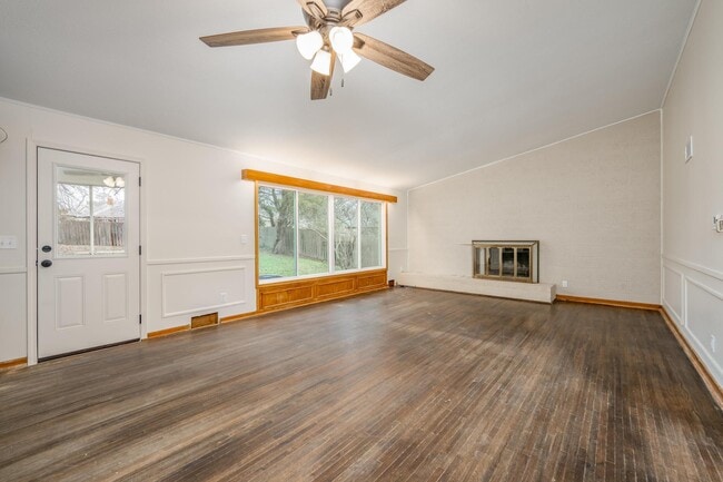 Building Photo - 1520 N Yale Blvd