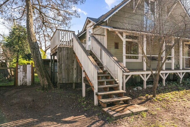 Building Photo - 248 Walker Ave