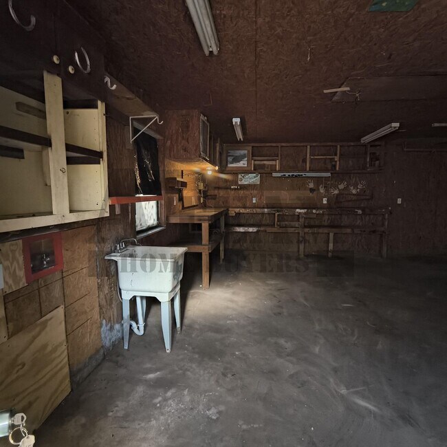 Building Photo - Fully remodeled 4-bedroom, 2-bathroom home