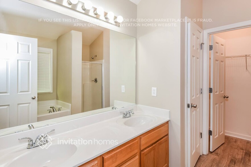 Building Photo - 9365 Brooke Cove Ct