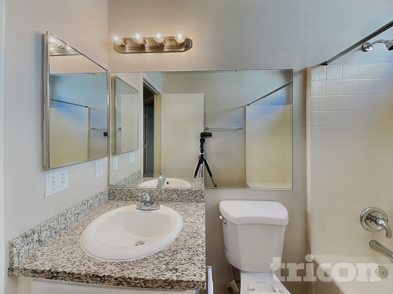 Building Photo - 6232 Diazo St