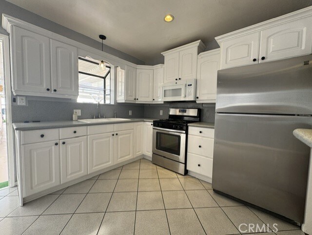 Building Photo - 3759 Ocana Ave