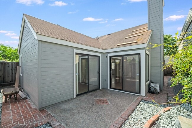 Building Photo - 2827 Burgner Ave