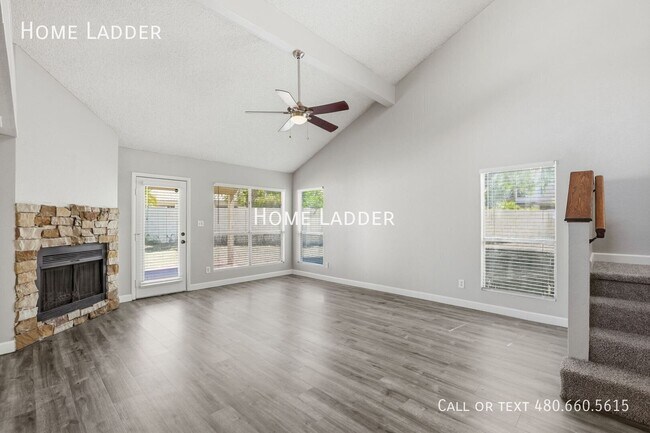 Building Photo - 745 N Hazelton Dr