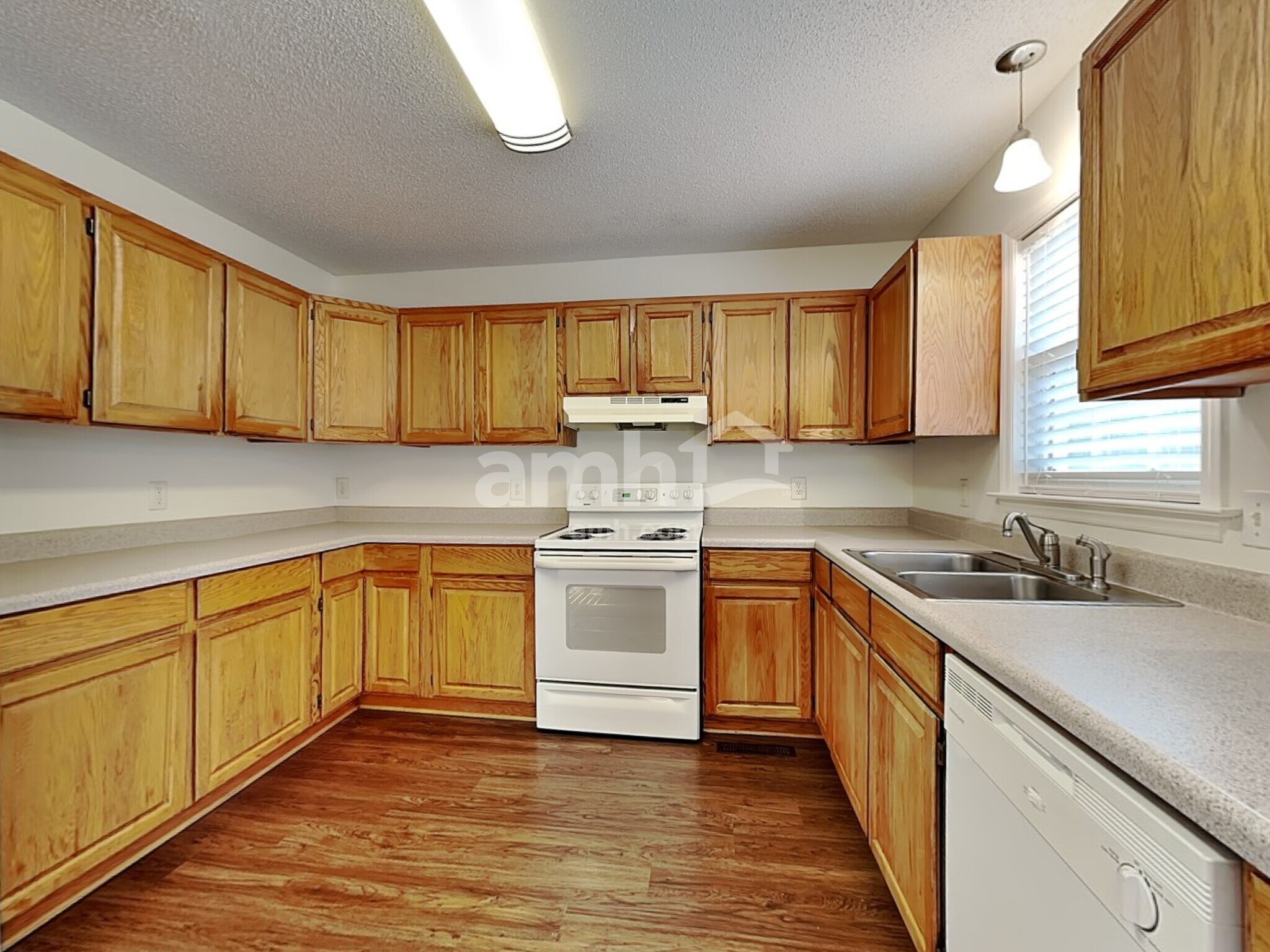 Building Photo - 4602 Bottoms Rock Ln