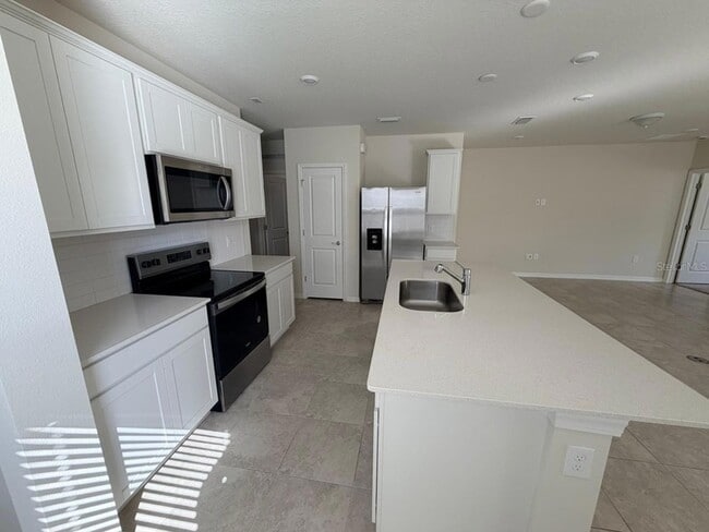 Building Photo - 3845 Blue Vale Dr