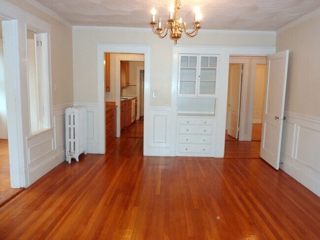 Building Photo - 121-123-123 Hammond Rd