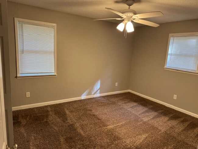 Building Photo - 129 Calloway Dr