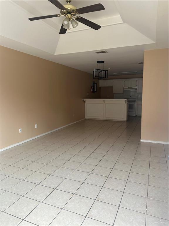 Building Photo - 10 10th St