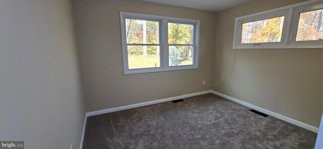 Building Photo - 7613 Locust Ln