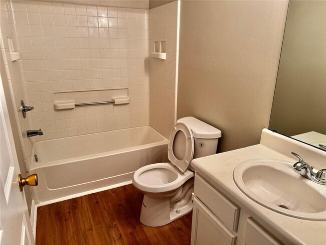 Building Photo - 3164 Kingswood Glen